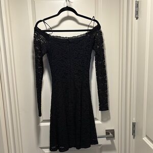 LAUNDRY by Shelli Segal  Long Sleeve black lace cocktail dress
